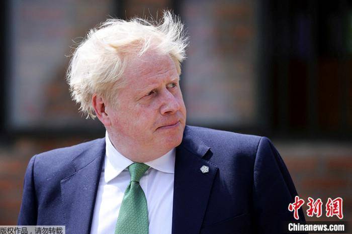 英国住房大臣遭解职 曾敦促首相约翰逊辞职