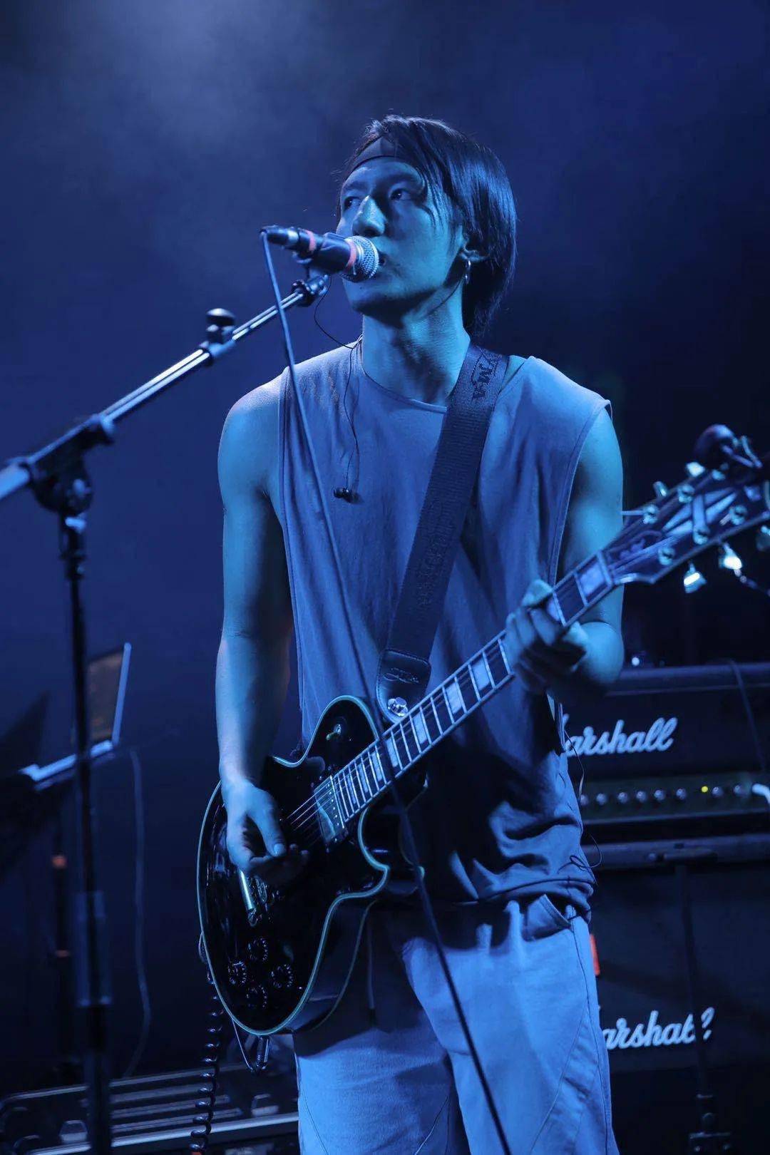 主唱:穆果小号:吴天骐鼓:胡杨贝斯:假西啤吉他:穆果&李凡2021年5月