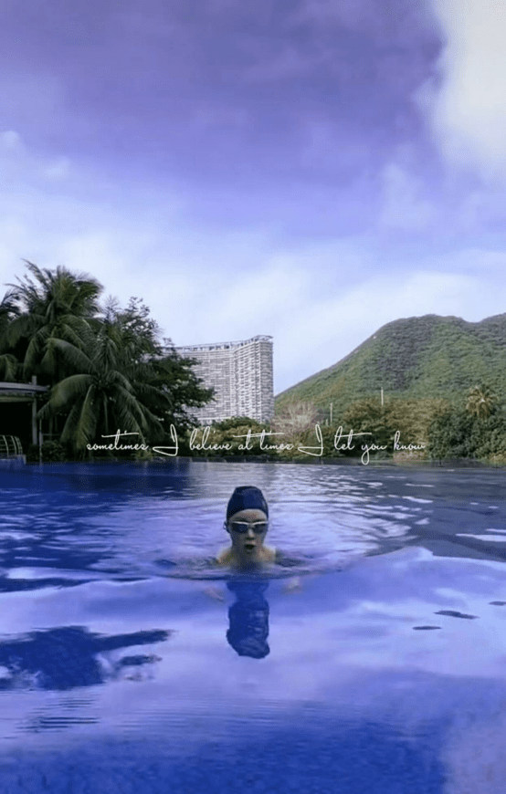 国民媳妇姚芊羽大变样,晒泳装照秀好身材,网友:整到完全认不出_游泳