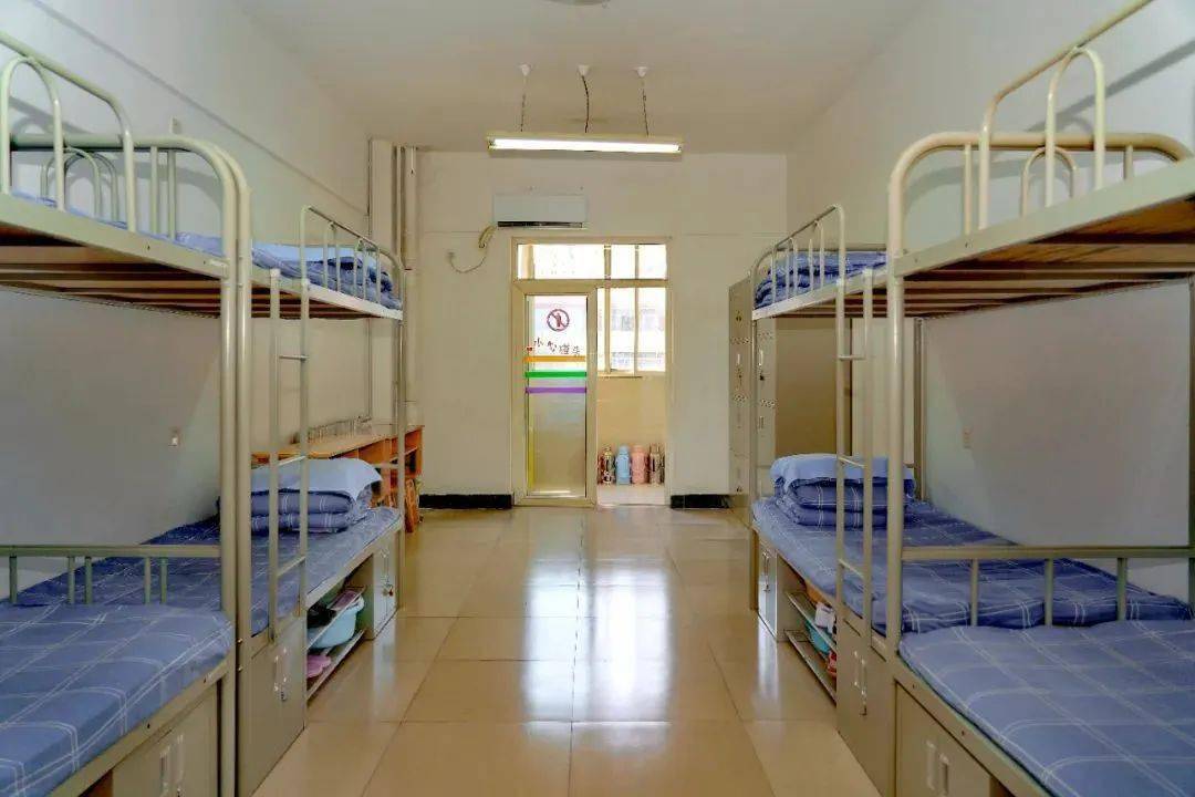 学生公寓今日三中,正以悠久的办学历史,先进的办学理念,严格的学校