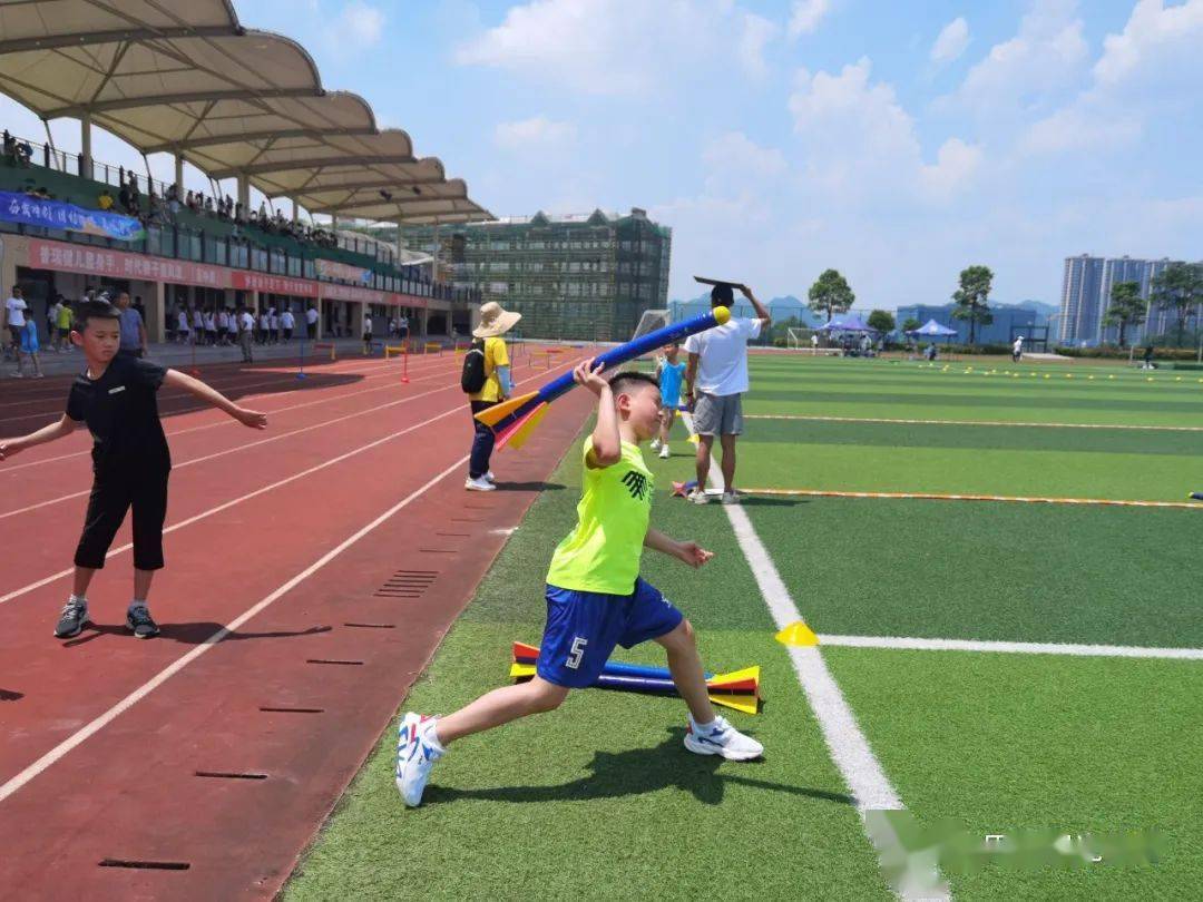 奔跑吧少年2022年观山湖区中小学生田径软式田径比赛拉开帷幕