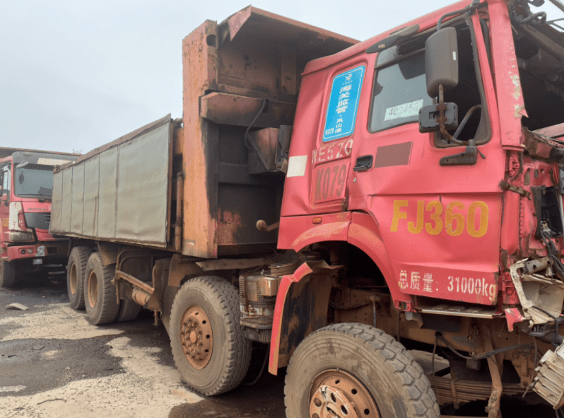 日照又一公司破产名下32辆报废工程车被拍卖