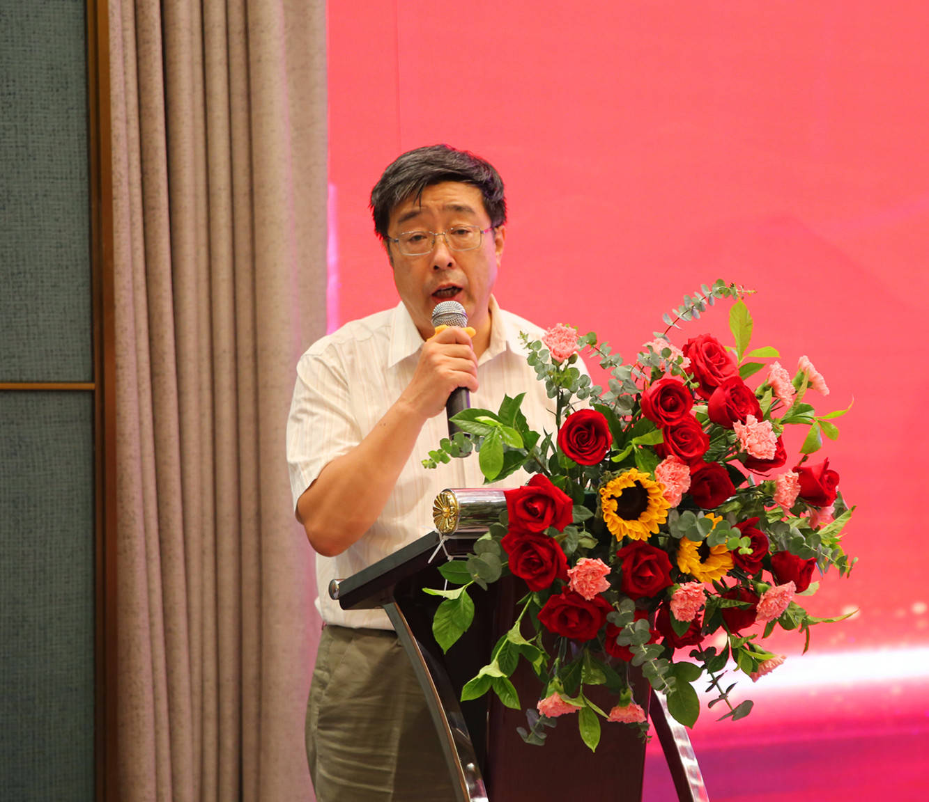教育部高等教育司人文社科教育处处长张庆国莅临指导,山东省教育厅副