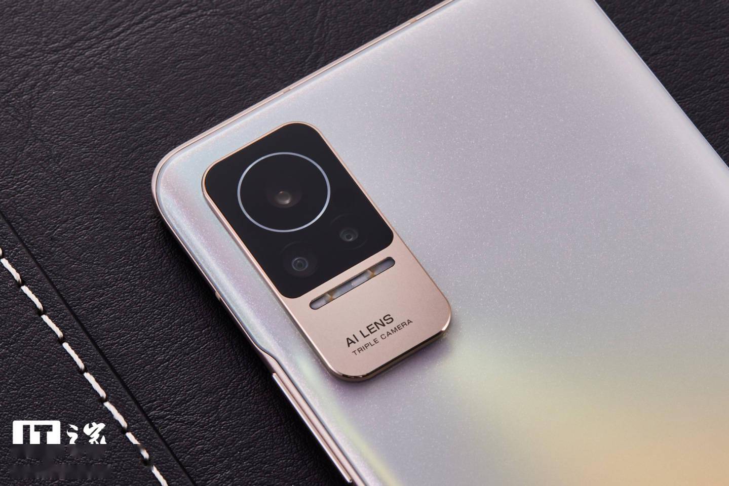 和金属中框逐步回归it之家·今天 20:55为什么内行人更推荐vivox80pro