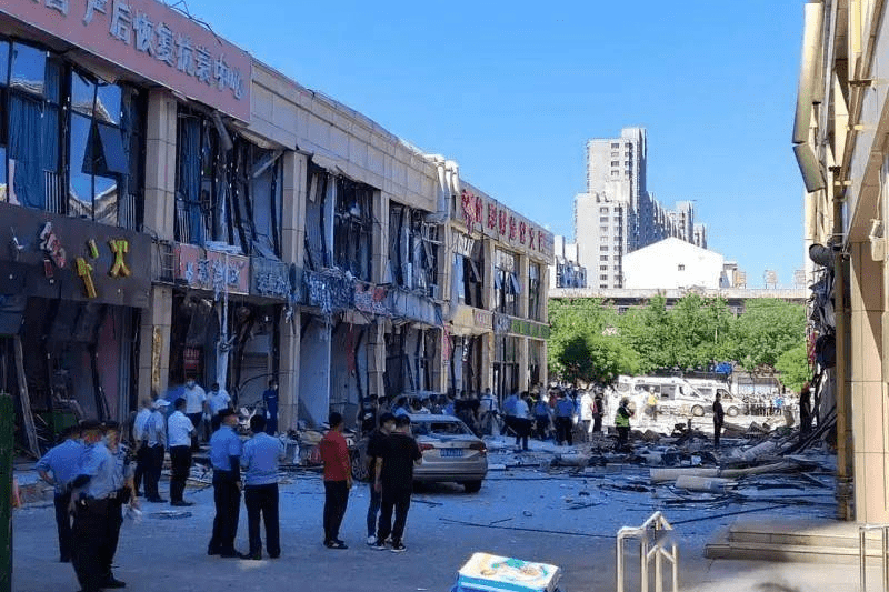 6月24日,河北燕郊一商业街商铺液化气罐爆炸,事故造成2人死亡,20人