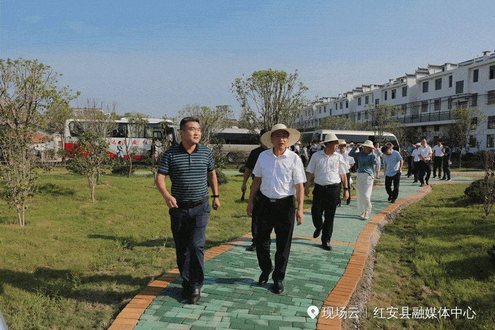 第一站:永佳河镇加快完善基础设施,着力抓好老旧小区改造,城区道路