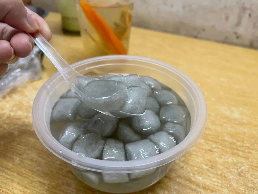 透明的薯粉糖水图片