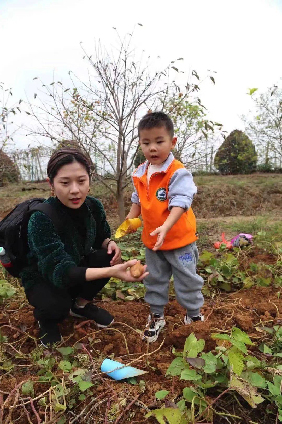 小三班刘丽君老师大家好,我是小三班龚子毅妈妈