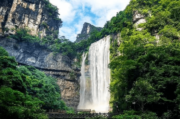 三百山瀑布图片