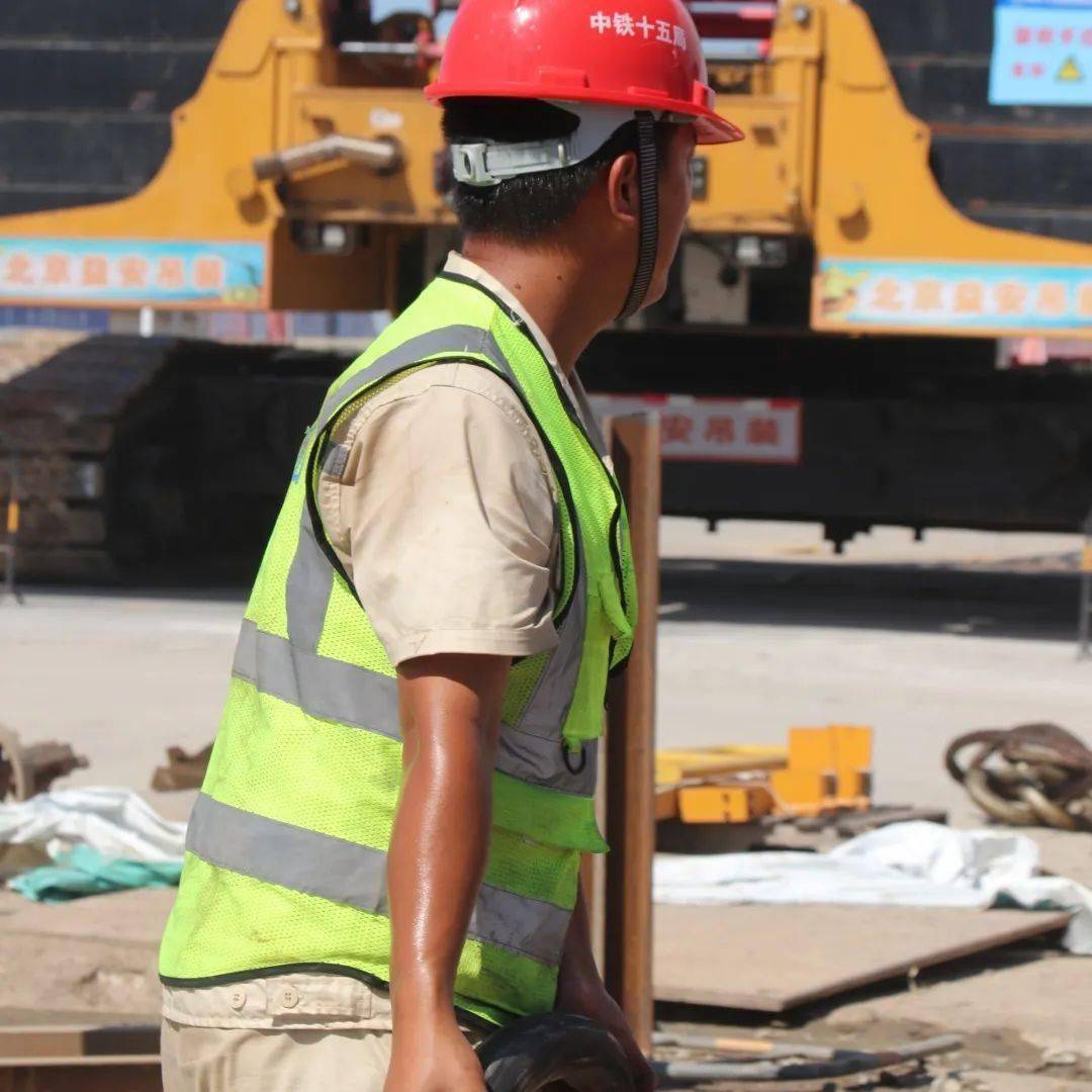 热04到04融04化04这里有建设者的降温凉策