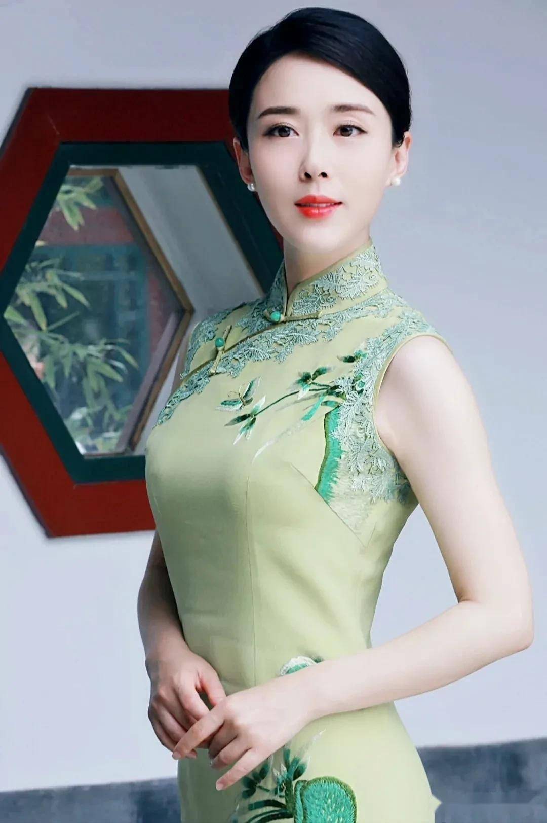 颜丹晨东方美旗袍韵