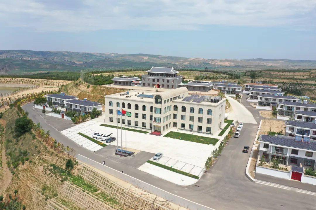 乡村振兴河曲县榆岭窊村人才四轮驱动助力乡村高质量发展