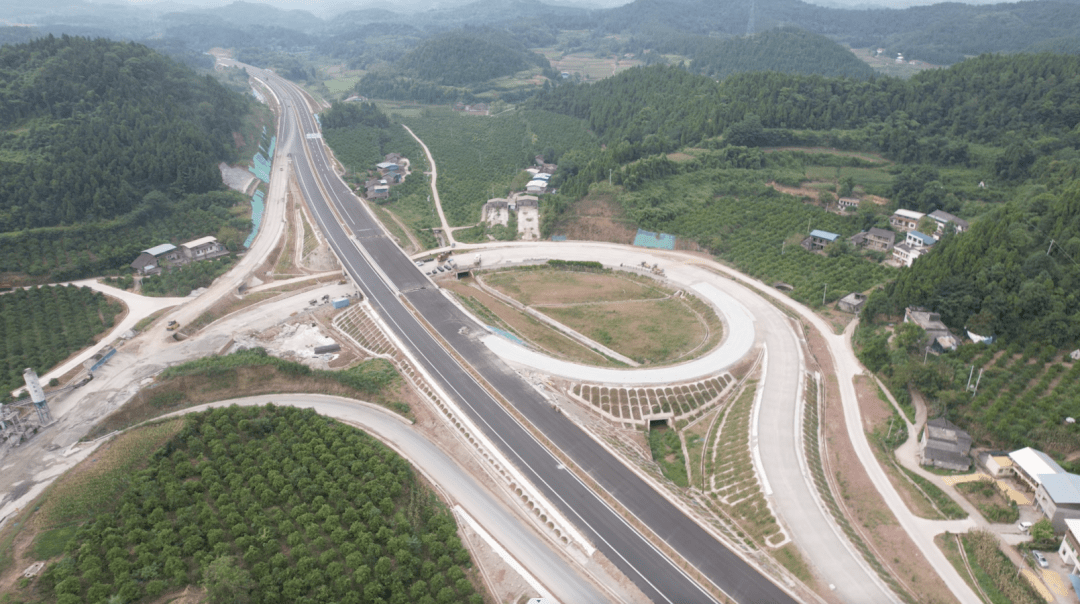 如期完工交付今年下半年即将通车啦~遂德高速公路备受射洪人关注的
