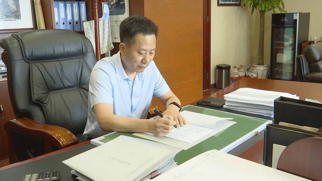 时代的召唤人物风采录问津英才风采展④韩建明人才赋能强化管理推动