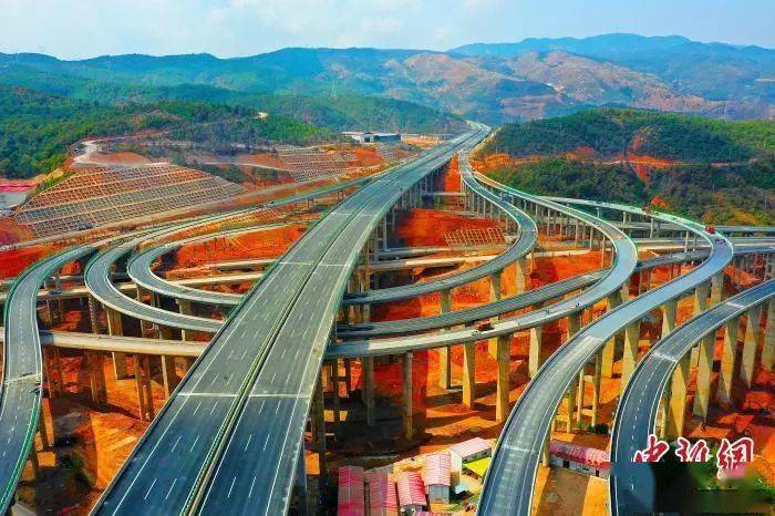 青课堂中共云南省委新闻发布会上王宁王予波答记者问