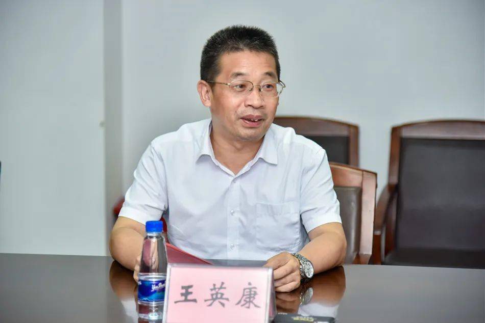 此行受到了市委常委,中山军分区政委刘灿莹,中山军分区司令员李云涛