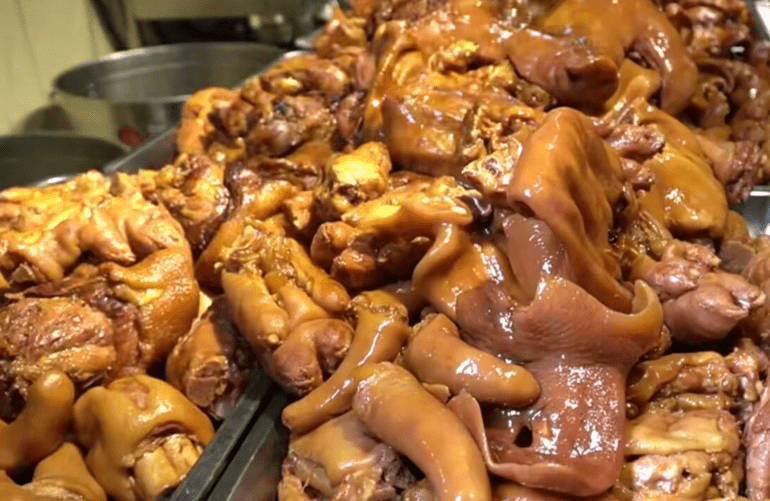 河南这家卤肉店因老板娘高颜值走红2年开8家店一天流水5万