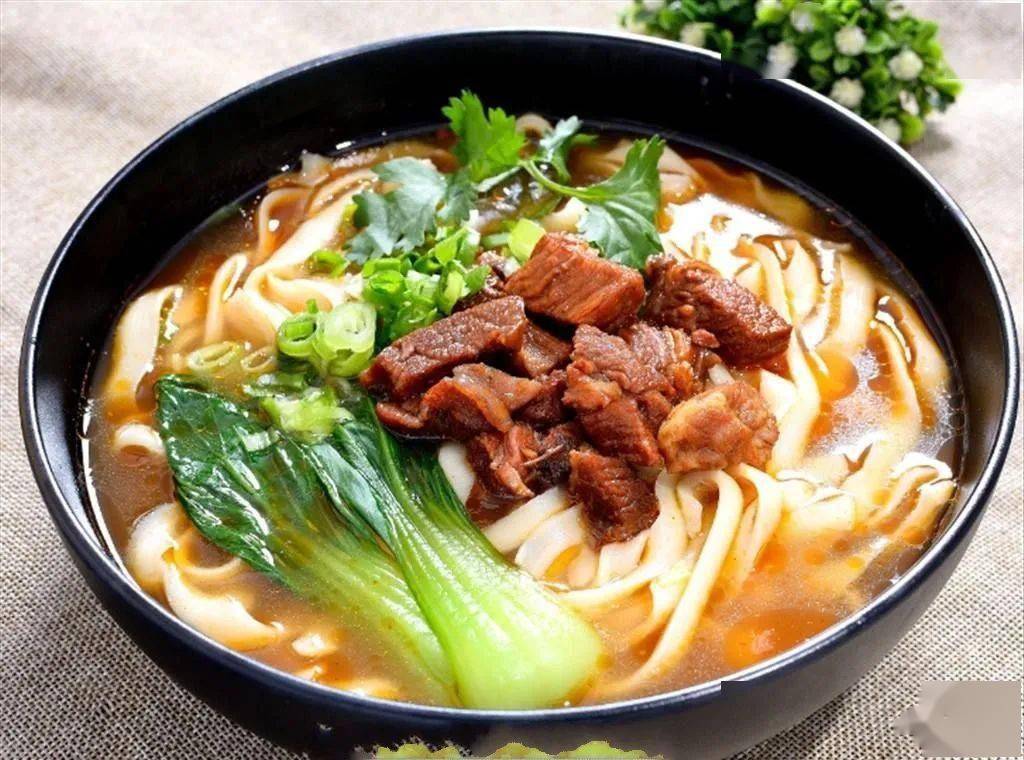 西瓜粥,汤:杂粮粥菜品:椒盐锅包肉,野山椒肉柳,大席小炒,辣子鸡,醋炝