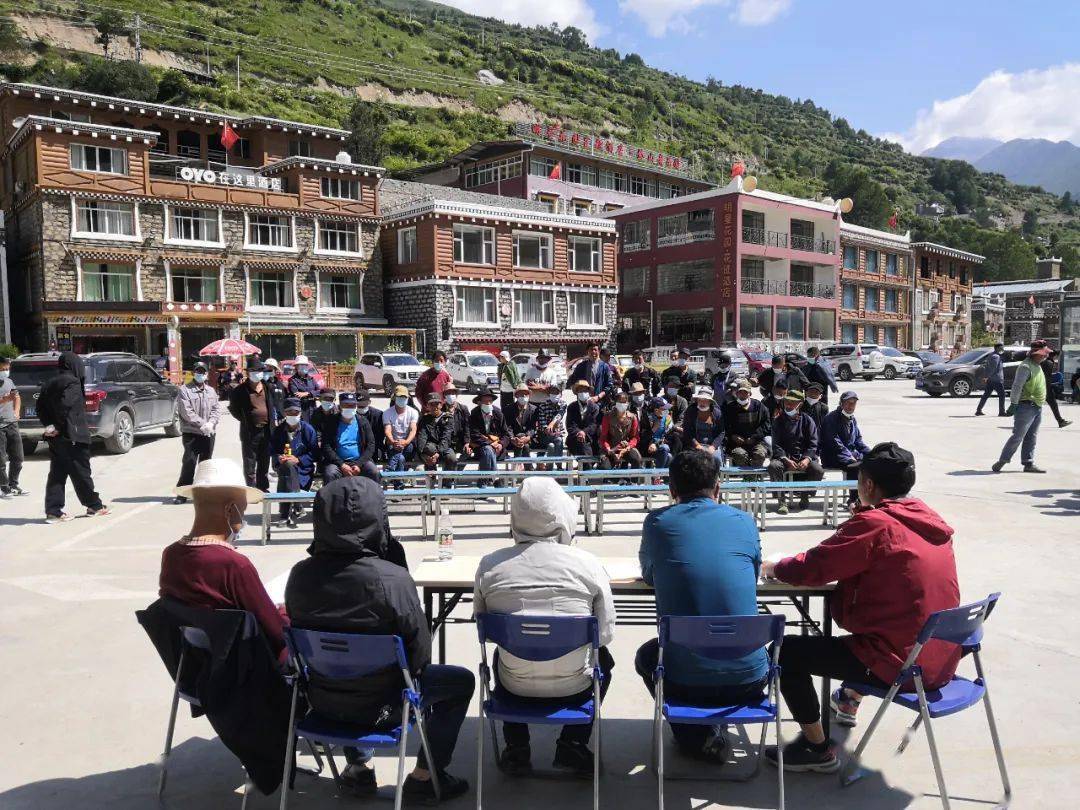 县政府副县长,四姑娘山镇党委书记杨琳,县政府副县长,公安局局长赵