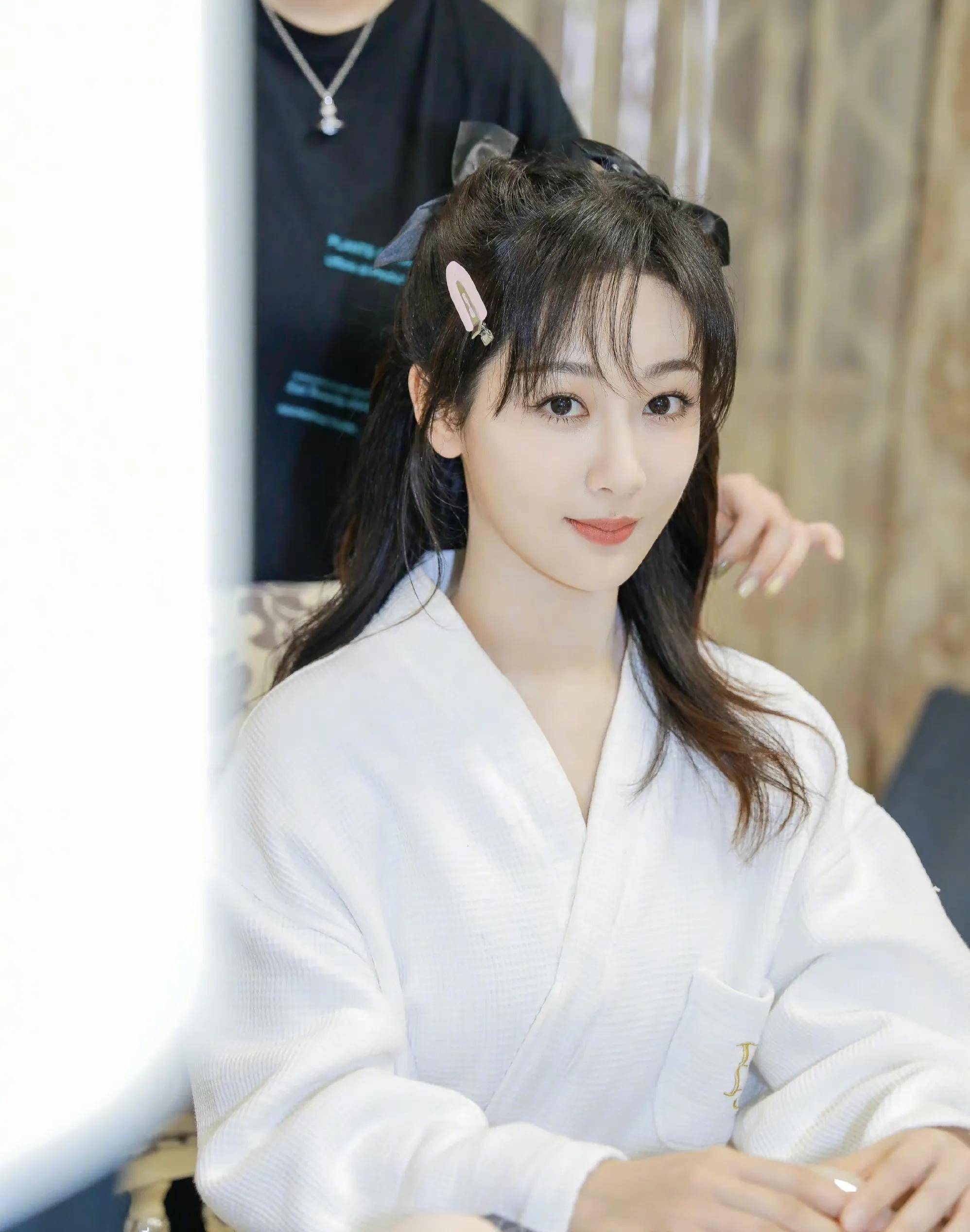 女明星杨紫写真合集青春活力精致甜美