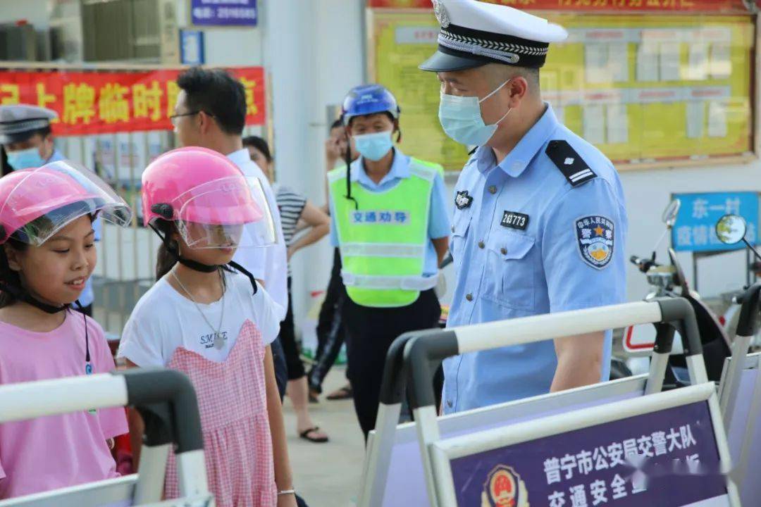 百日行动普宁交警持续推进夏季交通整治百日行动