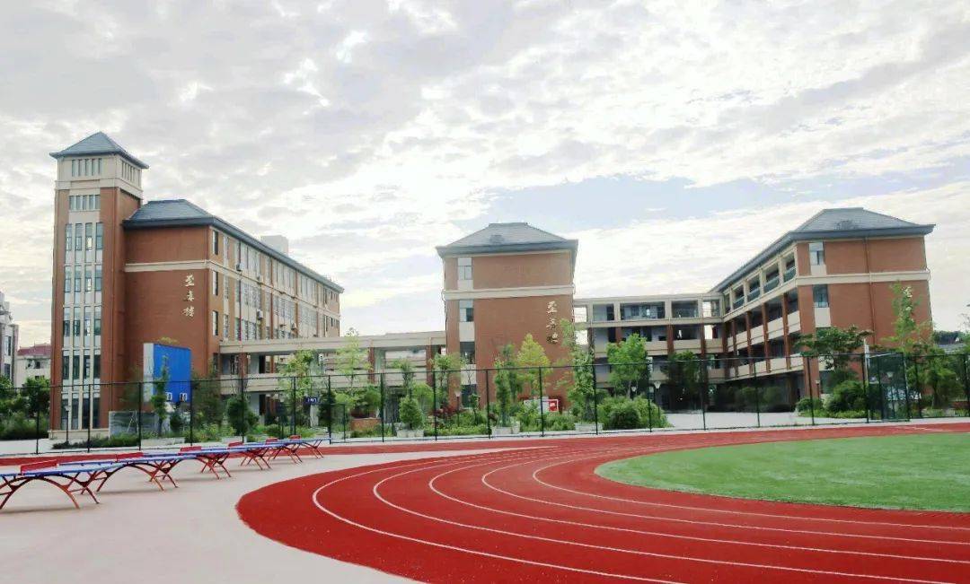 巢湖这所中学办学三年回眸一年一个样三年大变样力争打造优秀区域品牌