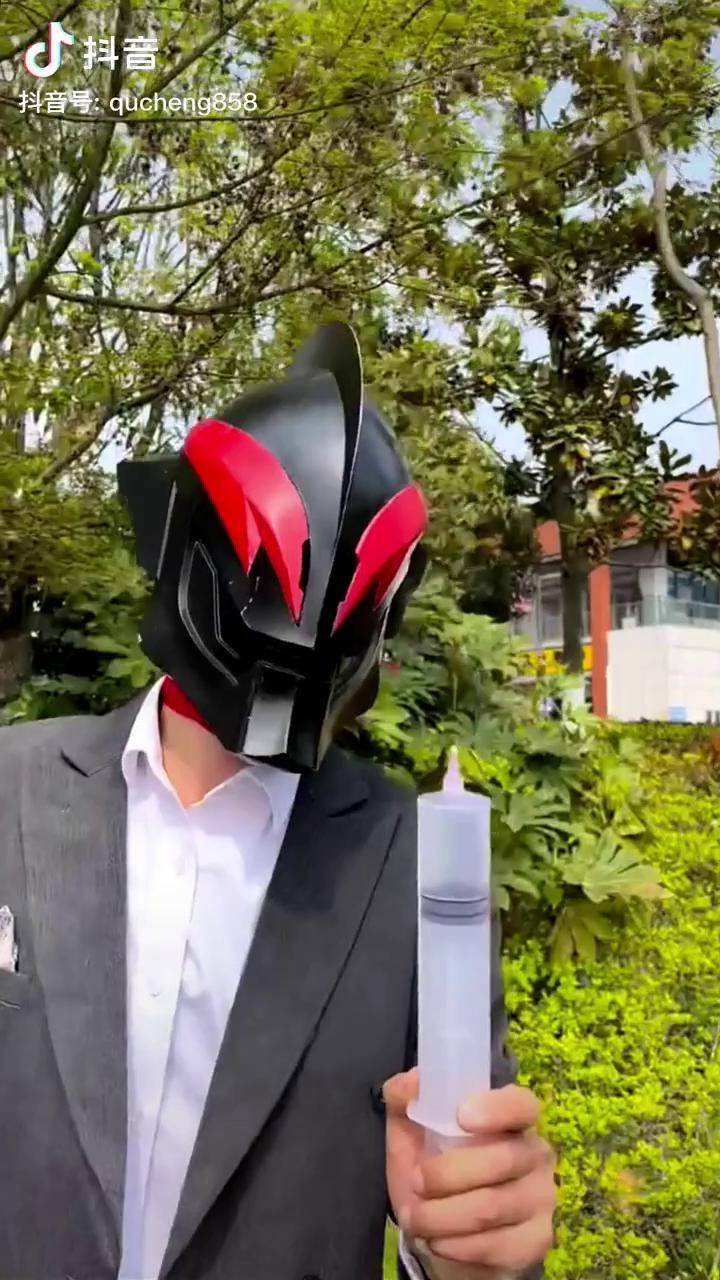 赛罗被贝利亚偷袭打针!路过的邪恶熊把他救起来了!_贝利亚_偷袭_赛罗