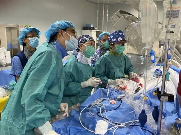 2022年7月21日,天津市胸科医院心血管内科电生理团队在许静,卢凤民