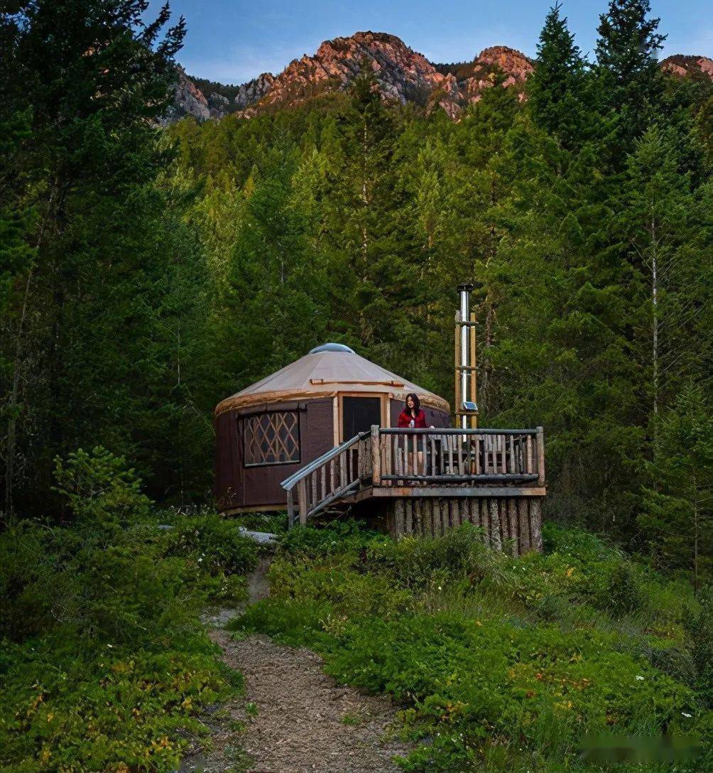 新疆天山天池山上木屋 新疆天山天池山上木屋