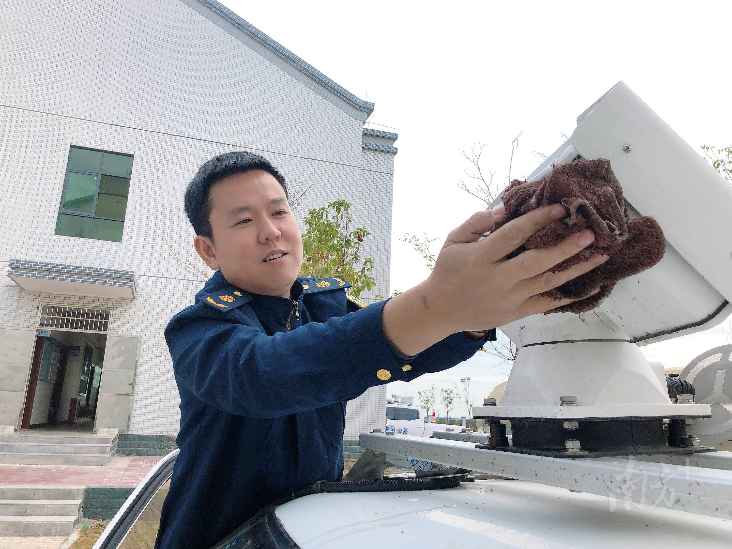 潮惠路政"大哥"黄腾达:从军营中走来,继续奋斗在高速一线_工作_陈婷婷
