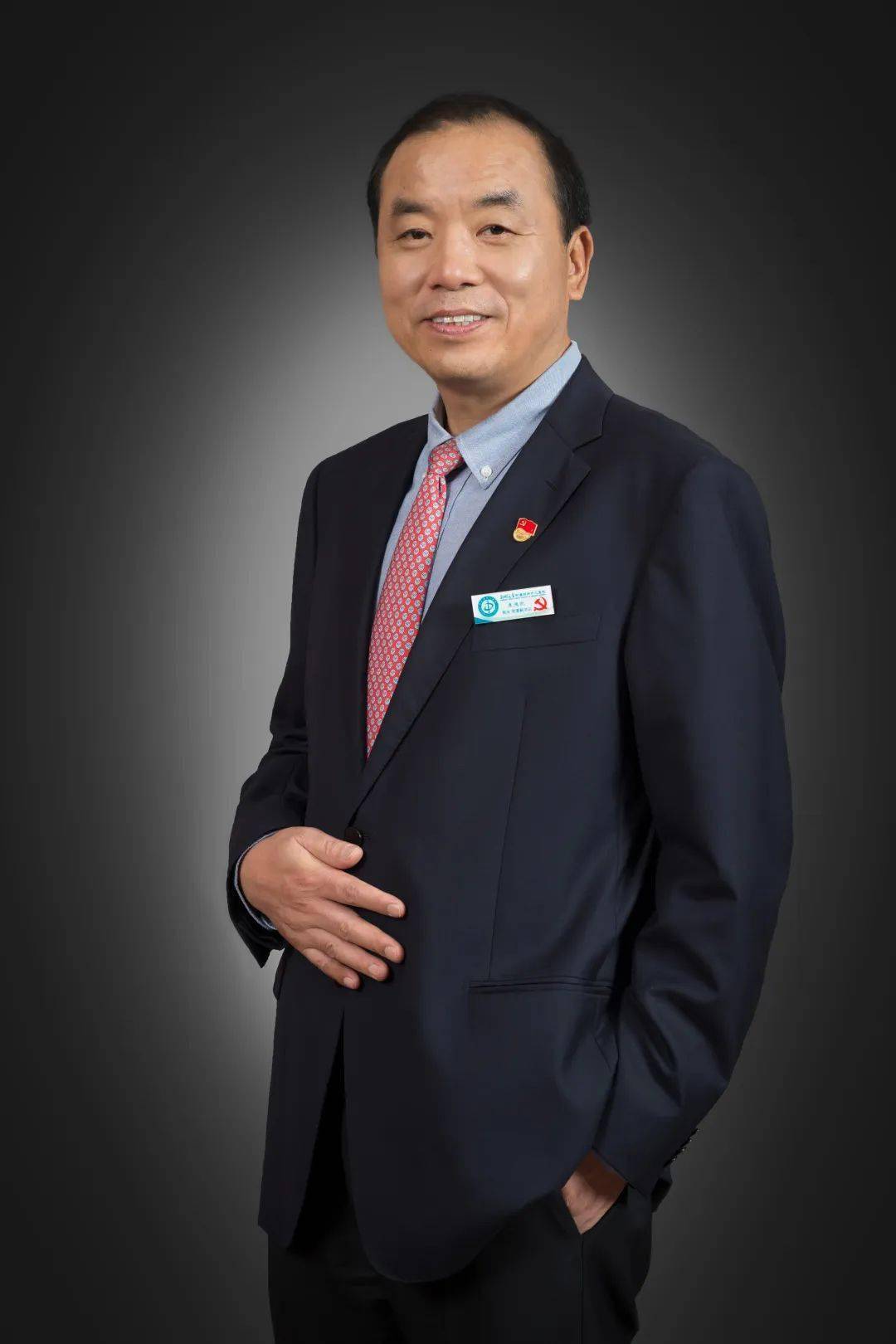 让医院迈向卓越院长连鸿凯荣获2022年度卓越领导力医院领导者创新领航