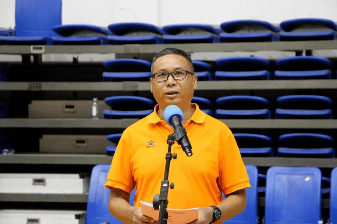 94750部队政治部主任李明聪为获得亚军代表队颁奖连城县应急救援大队