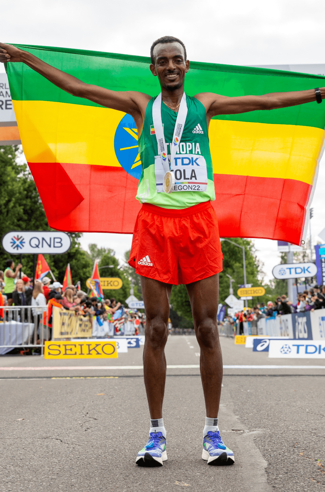 穿什么跑碳板跑鞋砍掉后跟难道这就是大迫杰快乐鞋