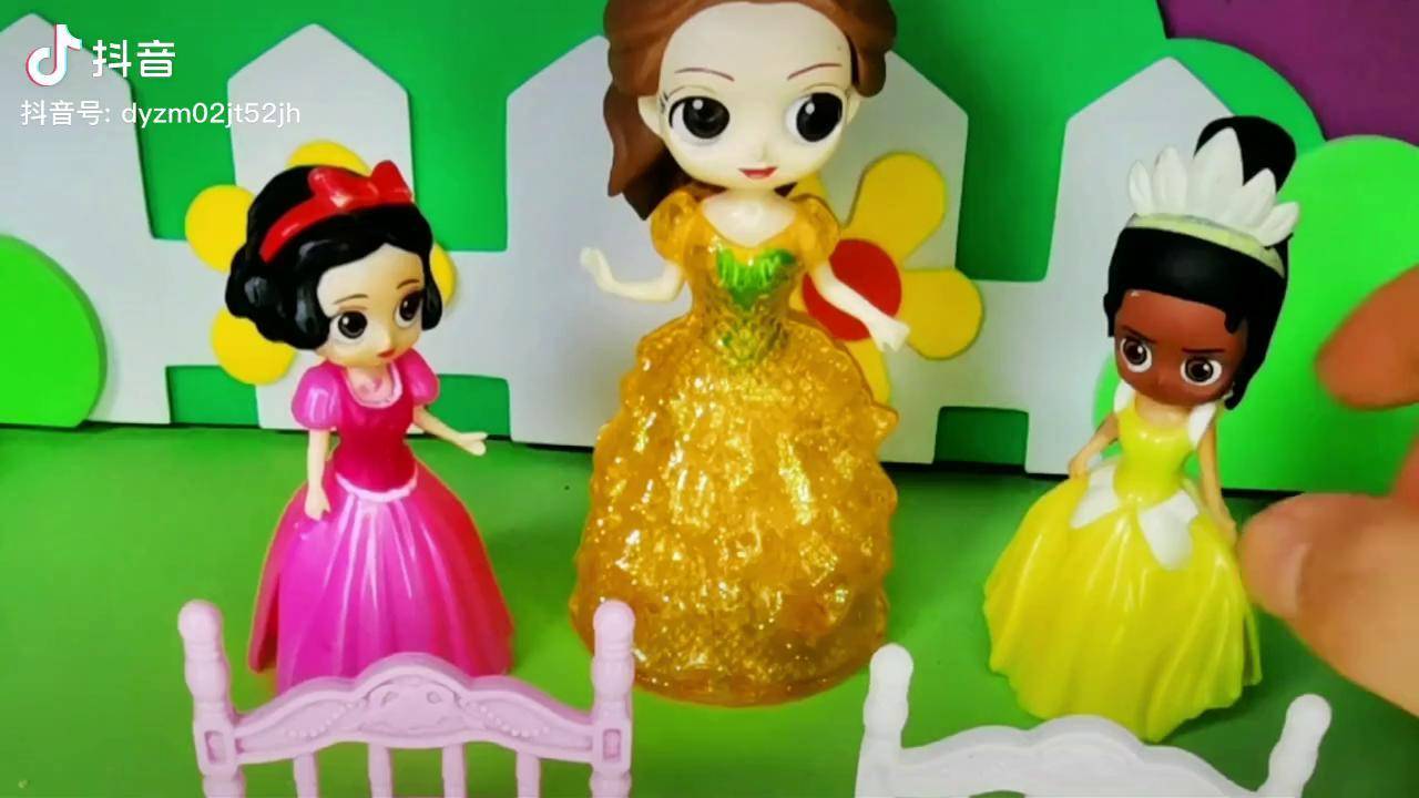 白雪公主和贝尔公主 玩具故事 儿童玩具 白雪公主和贝儿 玩具视频