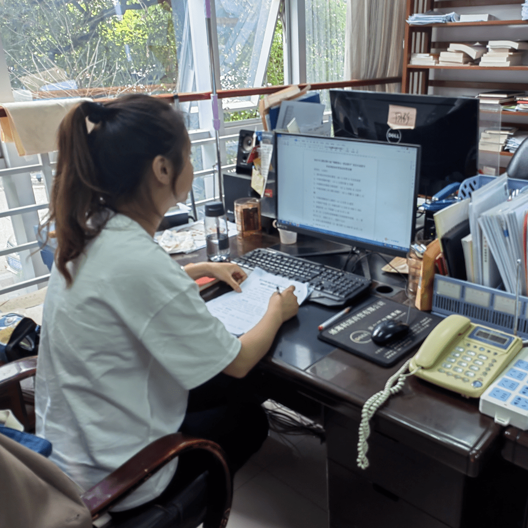 返家乡社会实践活动通海县返家乡大学生风采展一