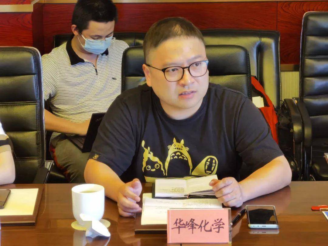 右图:华峰化学高级销售经理吴楚昊下半年,成本高涨对于化纤-纺织产业