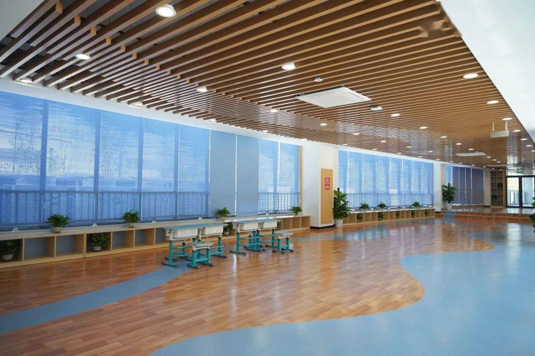 处(临近地铁7号线义蓬站a出口),是区教育局下属的一所全新的公办小学