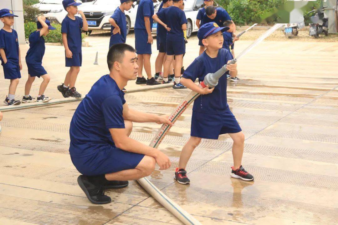 消防夏令營小藍成長記