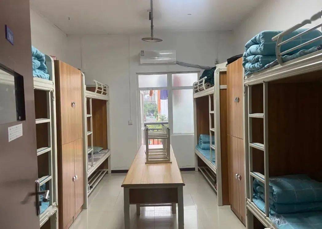 狠狠的羡慕了,重庆热门中学宿舍环境大揭秘!