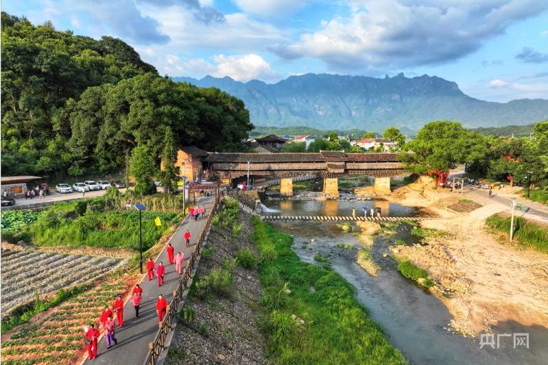 福建光泽油溪村:七夕音乐会点燃乡村之夜_表演_傅贤斌_村里