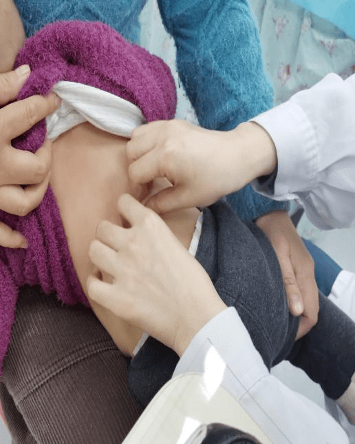 妇孺国医堂还开展了红外线治疗,刮痧,中药离子导入,火罐,小儿灌肠退热