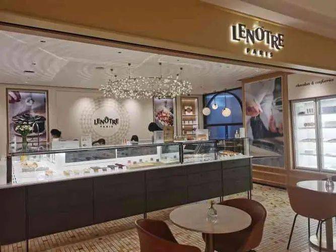 gentle monster全球最大旗舰店,上海第二家 blue bottle开业;成都邮政