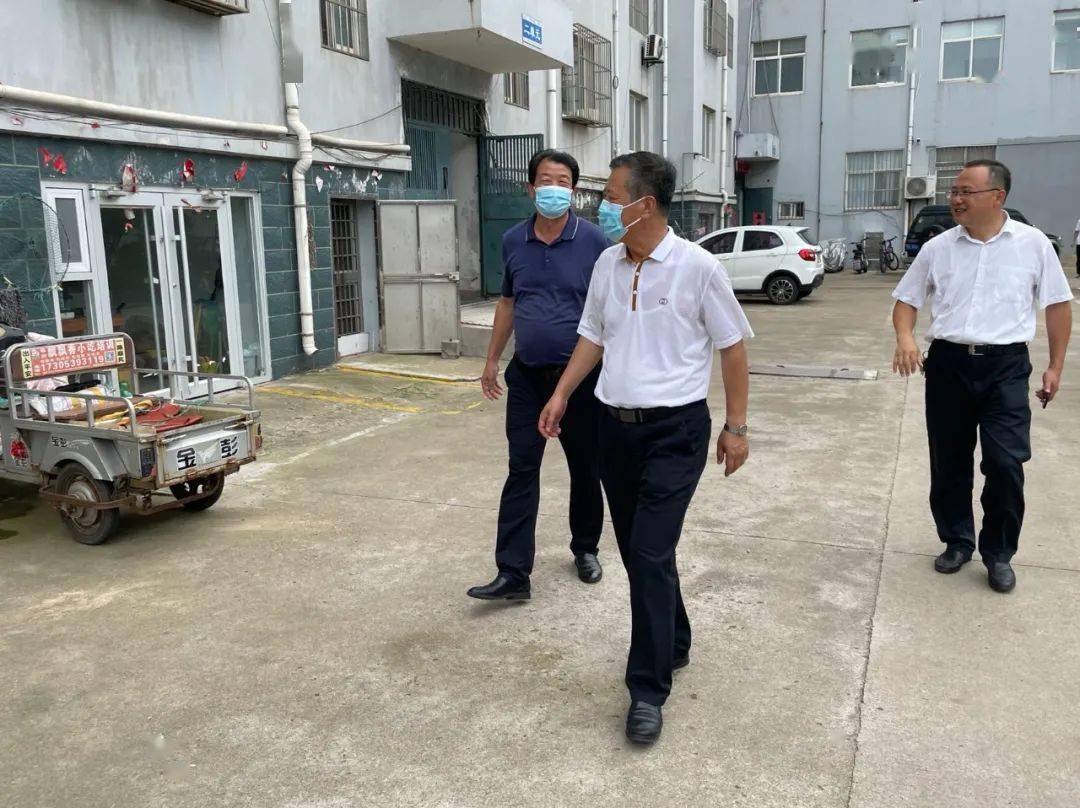 按下创城"加速键"——王聪儒到安东卫街道督导创城工作_岚山区_宣传