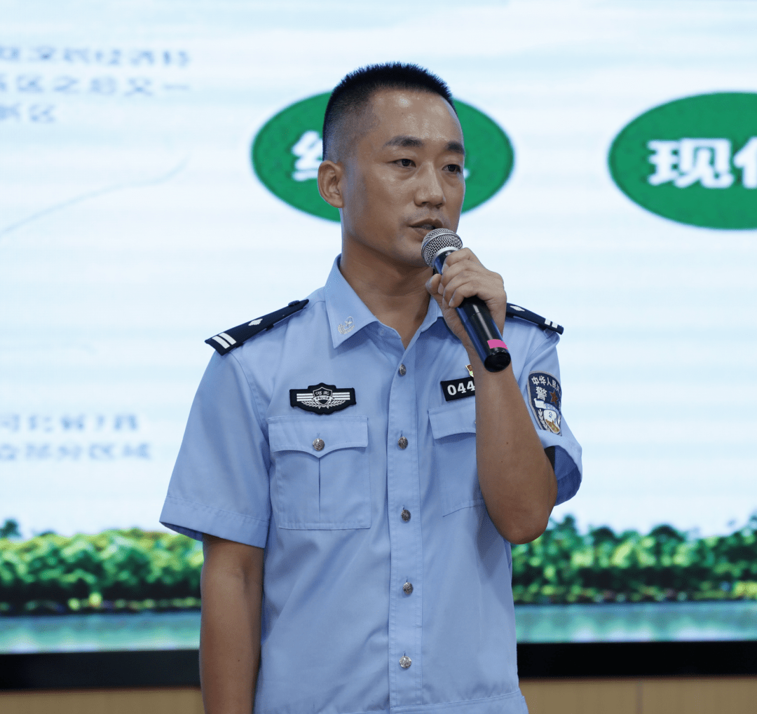 41《雄安 我要把你讲给世界听》安新县公安局田孟军42《青春须臾不