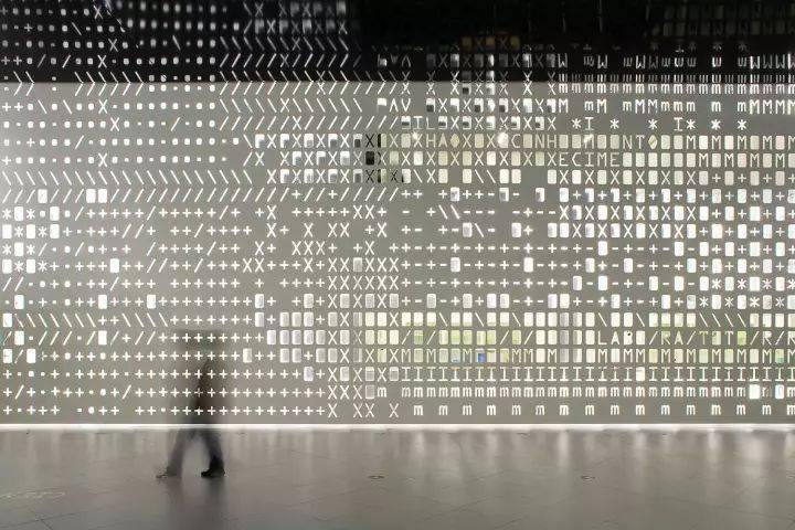 光影下的冲孔板 ,金属界的颜值担当