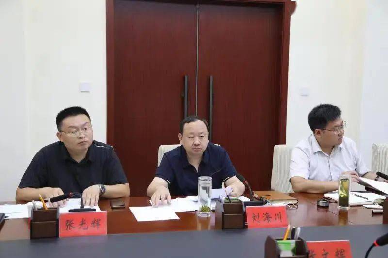 邯山区委书记刘海川会见深圳客商区长刘俊波参加
