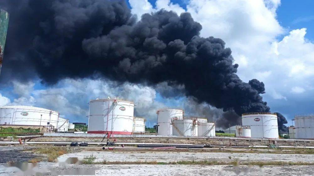 一石油基地原油储罐发生爆炸!1人身亡,125人受伤!