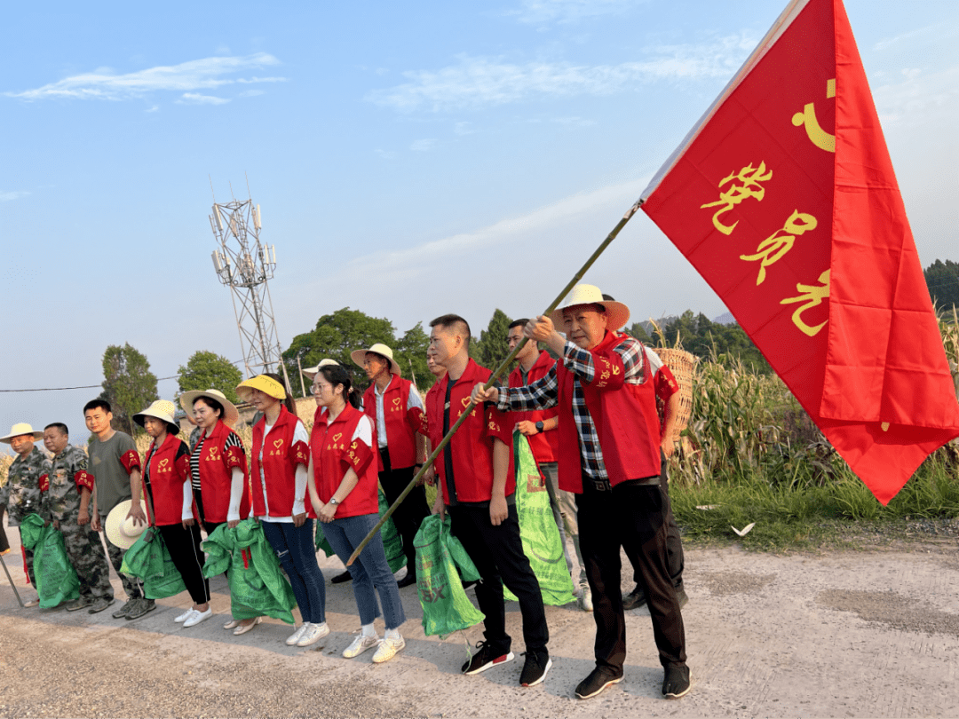 【基层动态】渠县东安镇:党员干部争当"豆"书记 "玉党员" 助力粮食
