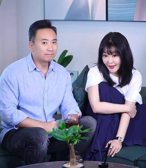 王小骞:夫妻首秀拍段子,在老公谭江海面前竟乖乖巧巧秒变小女生_视频