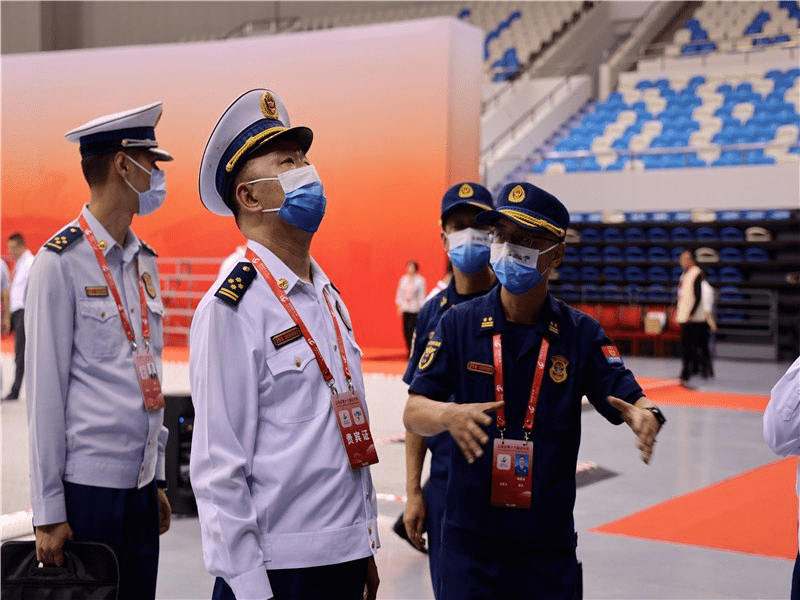 王星政委参加云南省第十六届运动会开幕式检查指导消防安保工作_人员